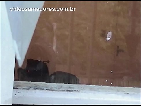 ❤️ Καυλωμένος άντρας που παρακολουθεί τη φίλη του με έναν άλλο άντρα, καταγράφοντας ένα γαμημένο βίντεο χωρίς να ενοχλεί το ζευγάρι ❤❌ Γαμημένο βίντεο ️