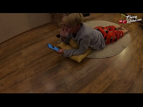 ❤️ Τρελή ξανθιά ρουφάει τεράστιο πουλί και χοροπηδάει πάνω του - πρωκτικό σεξ ❤❌ Γαμημένο βίντεο ️